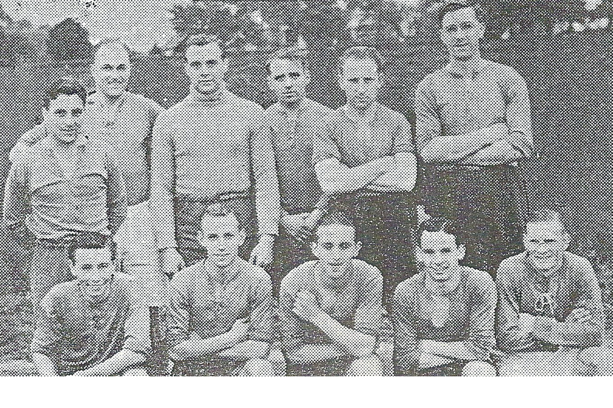 Men's First Team 1946/1947 Team Photo